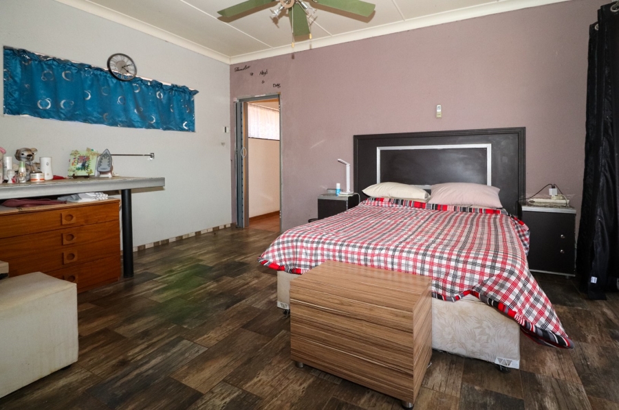 4 Bedroom Property for Sale in Flimieda North West